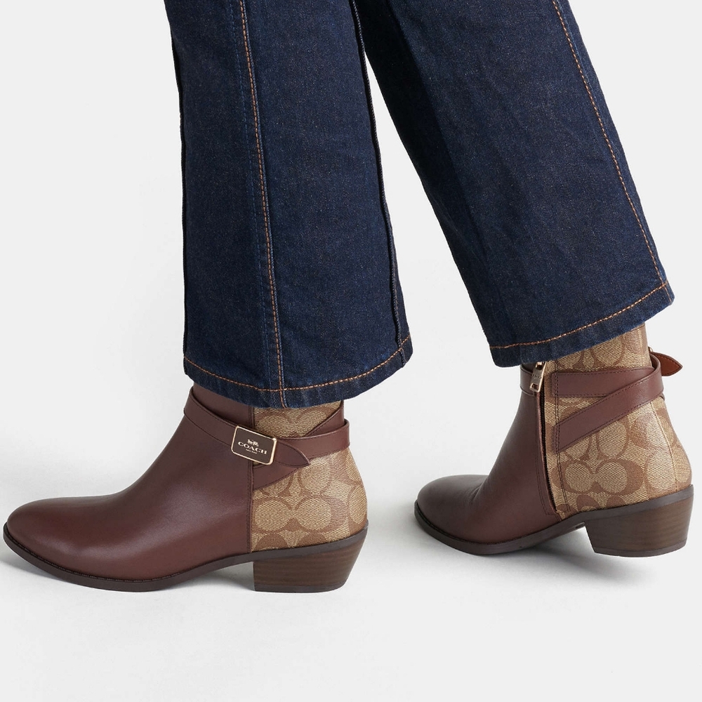 NWOT Coach Dean Booties Leather Boots Brown & Tan Gold Coach Logo Accents! New!